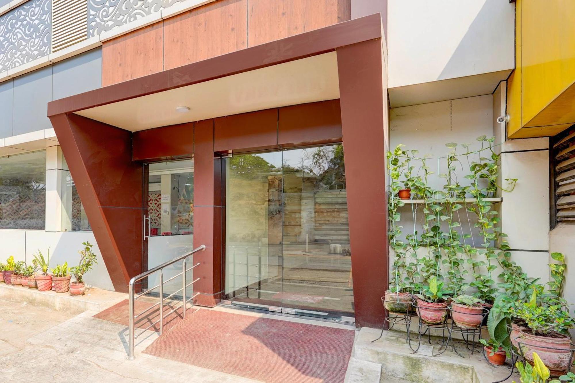 Super Hotel O Perungalathur Near Bus Stand Chennai Exterior foto